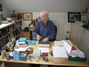 Seamus in his study in 2009, photograph by Henri Cole